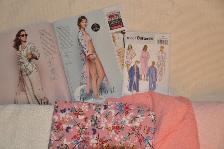 Stoff und Schnitt Morgenmantel